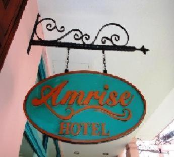 Amrise Hotel Singapore Exteriör bild